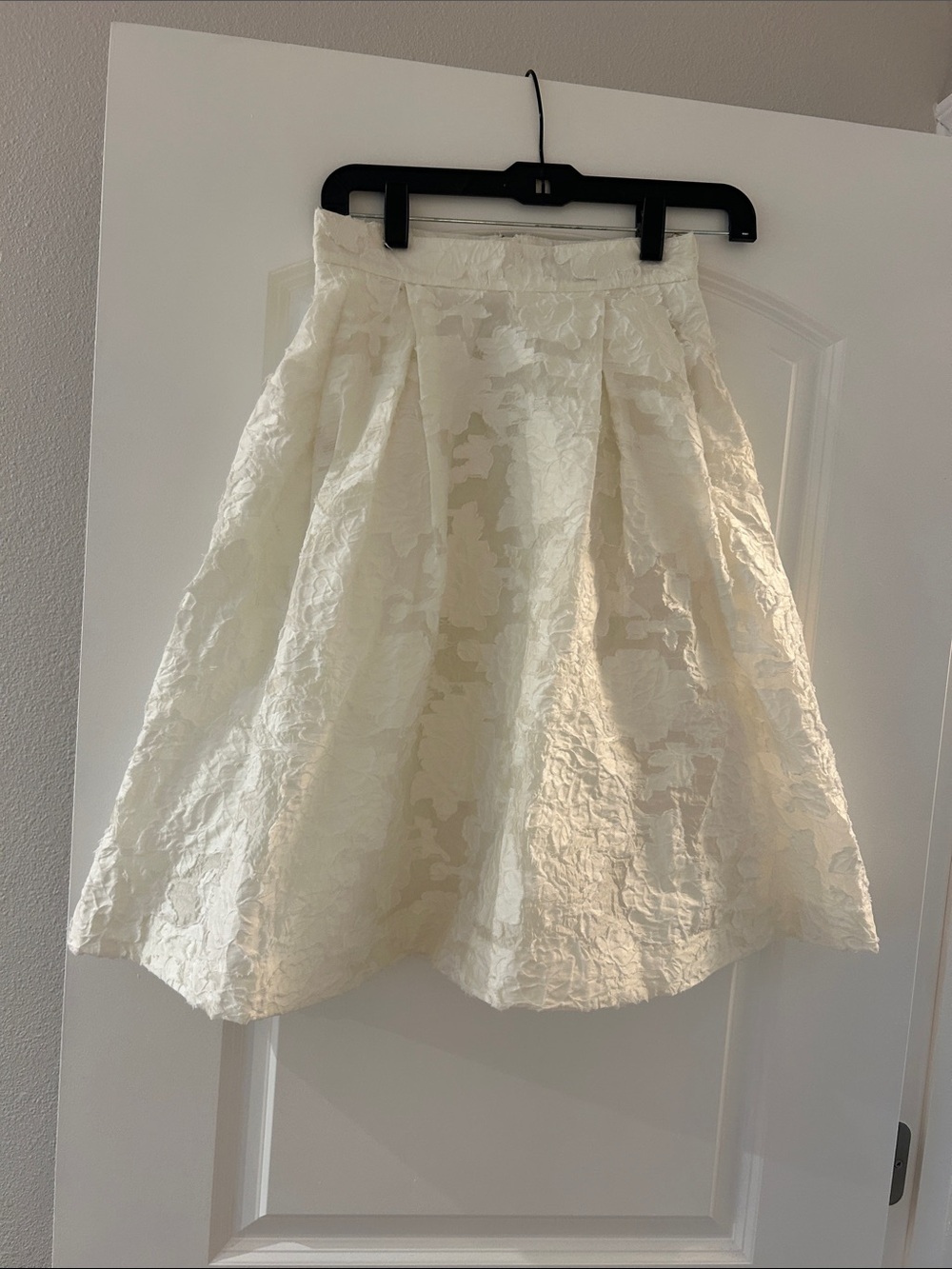 H&M Cream Floral Jacquard Skater Skirt